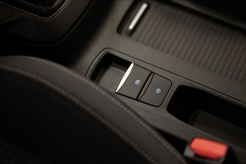 Ford Focus 1,5 TDCi NAVI VÝHŘEV VOLANTU - fotka 18 z 23