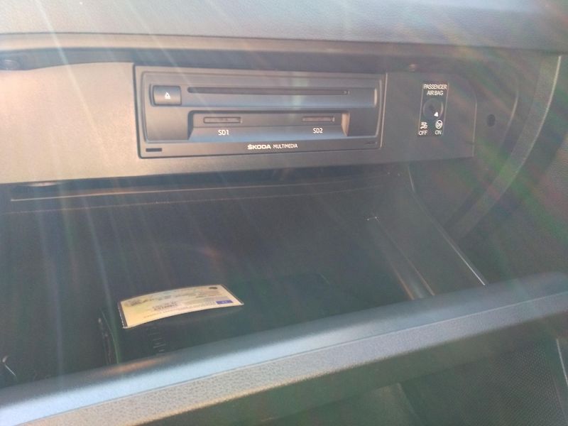 Škoda Octavia 1,6 TDI * DSG * /77 kW/ - fotka 23 z 40