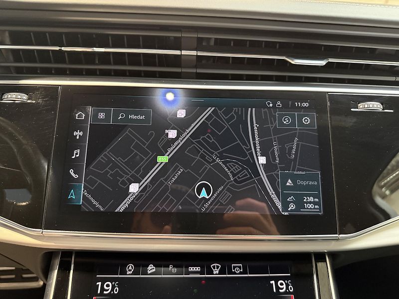 Audi Q7 3.0 55 TFSI quattro tiptronic - fotka 8 z 21