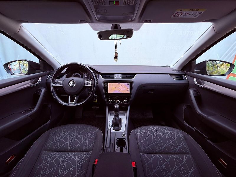 Škoda Octavia 2.0 TDi DSG 4x4 Ambition+ - fotka 18 z 32