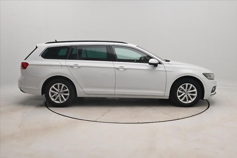 Volkswagen Passat 2,0 TDI 110 kW DSG Business Zá - fotka 4 z 31