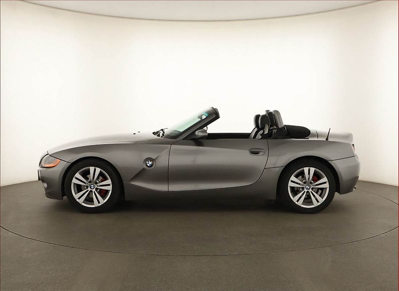 BMW Z4 (2004) 2.2i - fotka 3 z 13