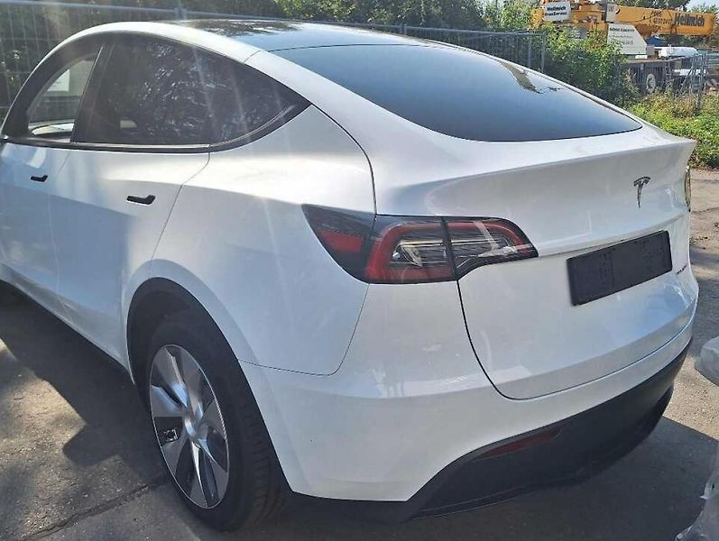 Tesla Model Y (2023) AWD Long Range    PŘIPRAVUJEME - fotka 3 z 9