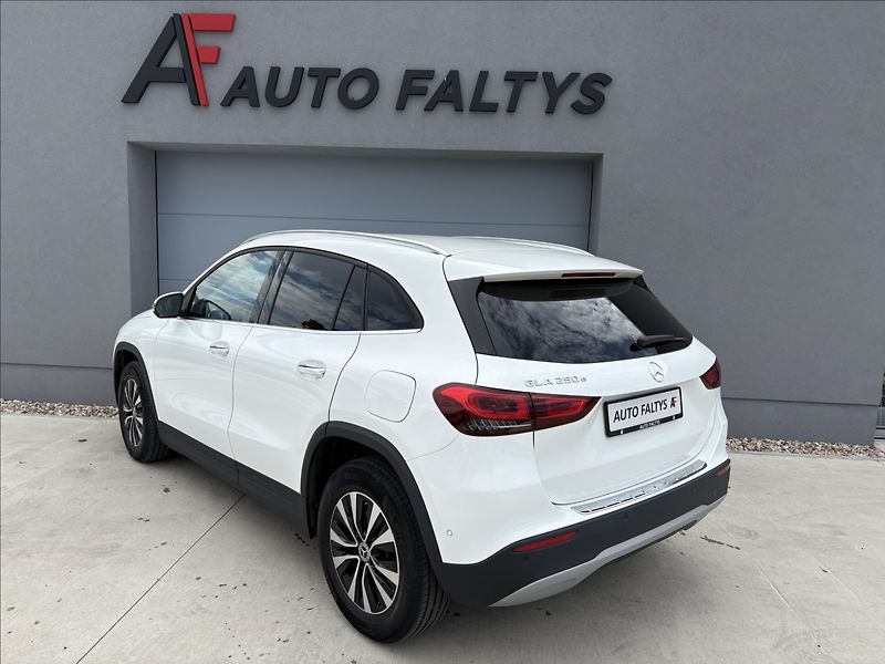 Mercedes-Benz GLA 250 e EQ Plug- in Hybrid - fotka 5 z 33