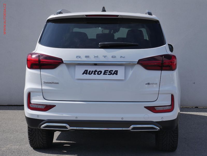SsangYong Rexton (2023) 2.2 CRDi 4x4, 7míst, 1.maj - fotka 5 z 28