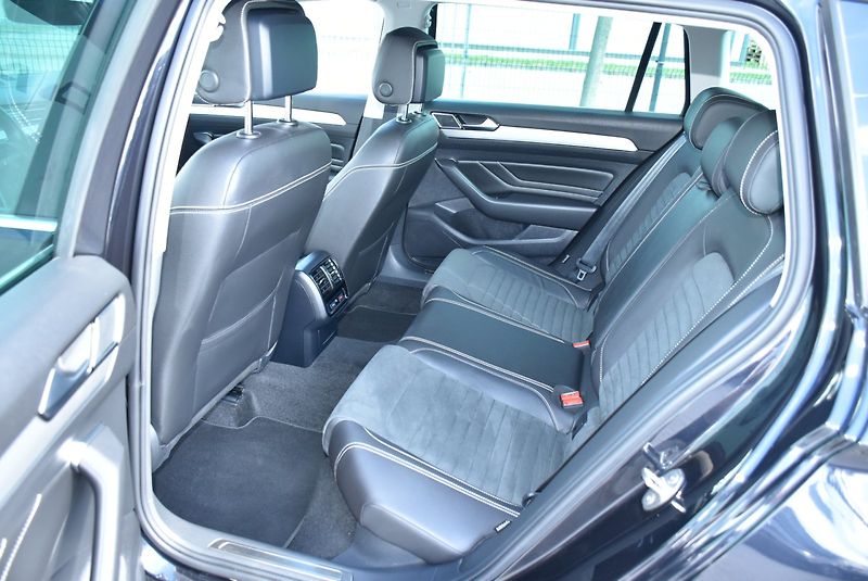 Volkswagen Passat (2021) COMBI ELEGANCE 1.5 TSI 110 kW - fotka 26 z 32