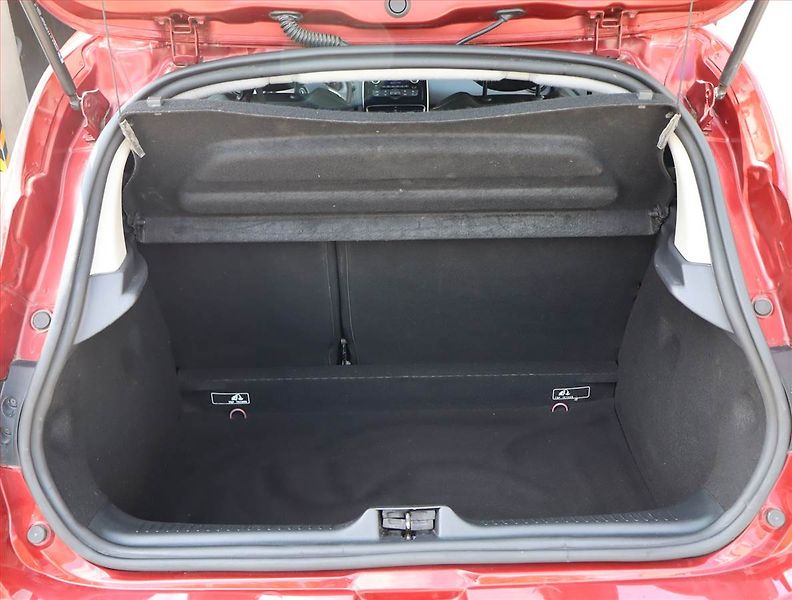 Renault Clio (2017) 1.2 16V, Tempomat - fotka 13 z 20