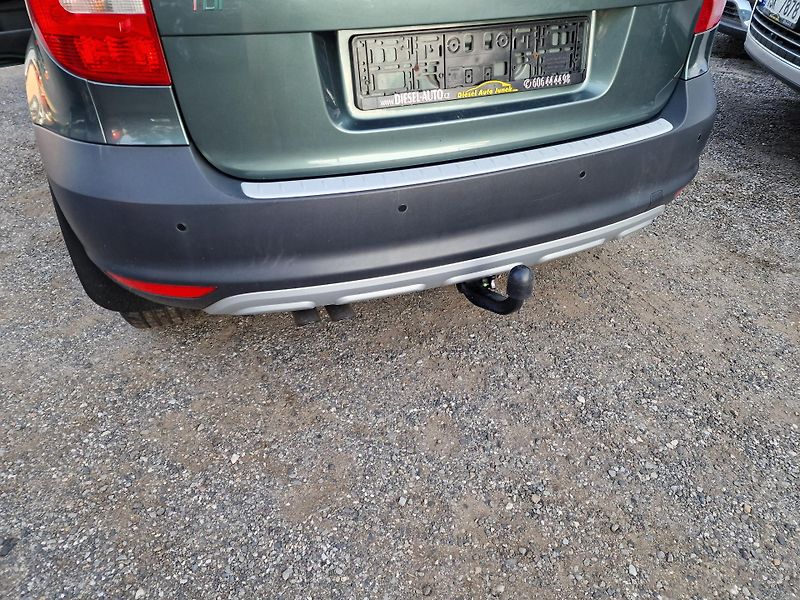Škoda Yeti 2,0TDI 103KW NAVIGACE TAŽNÉ  - fotka 18 z 19