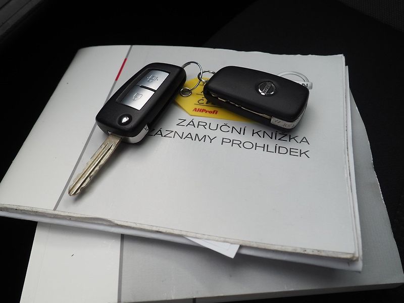Nissan Qashqai (2019) 1.3 DIG-T 103 kW, 1. Maj ČR - fotka 31 z 34