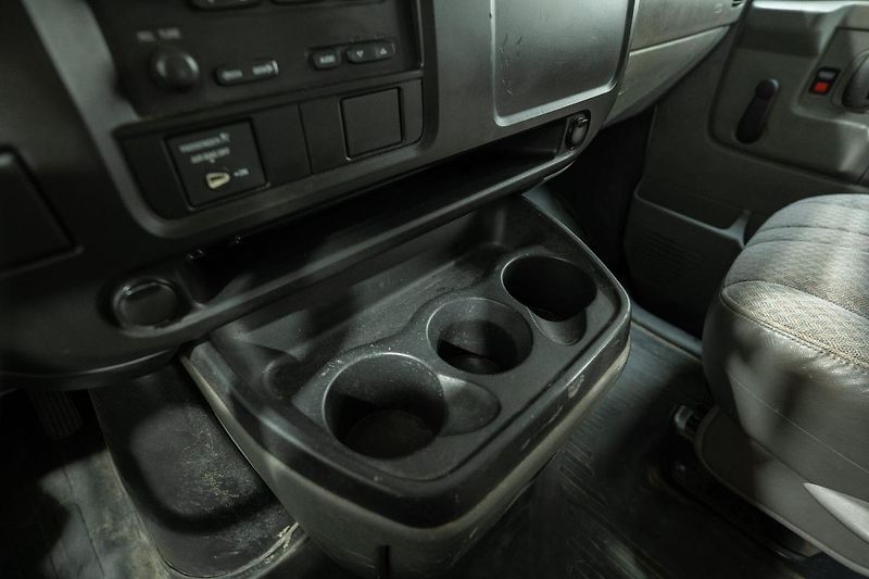 GMC Savana 4.8 V8 Vortec 208 kW - fotka 14 z 32