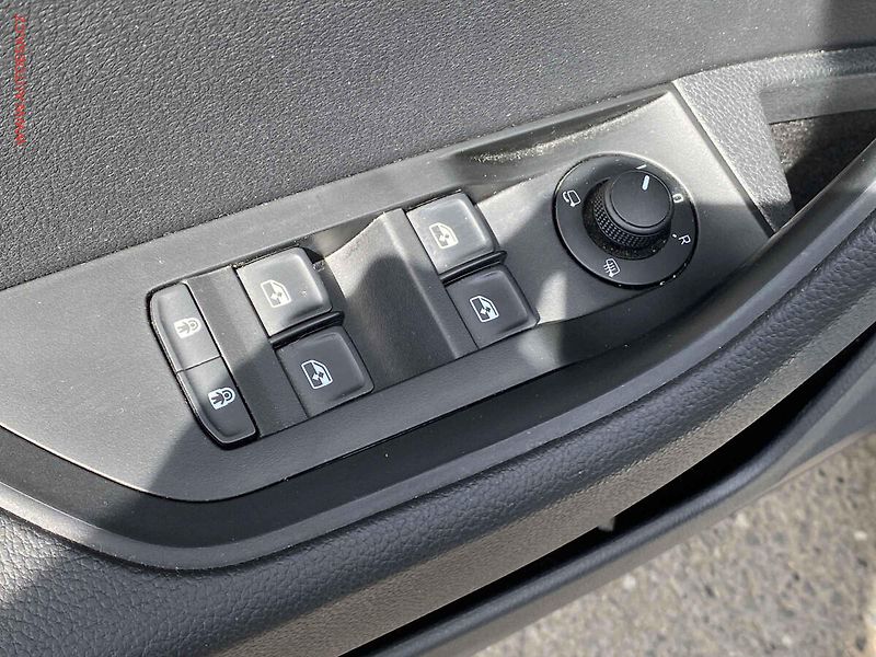 Škoda Superb (2022) 2.0 TDi, 2.maj,ČR, Ambition - fotka 11 z 19