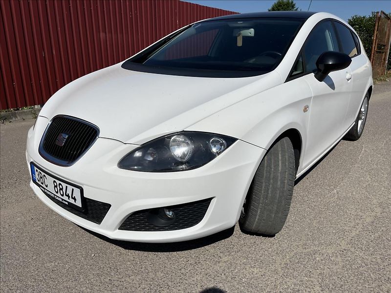 Seat Leon 2,0 TDi STYLE ROZVODY KLIMA - fotka 34 z 37
