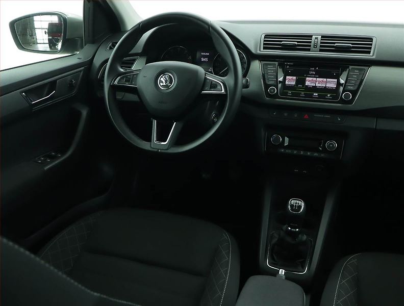 Škoda Fabia (2016) Style 1.2 TSI, Serv.kniha - fotka 7 z 16
