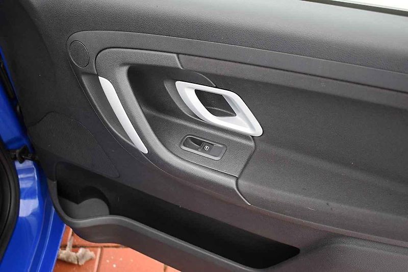Auto jsme prověřili na komunikacích všech typů a kvalit