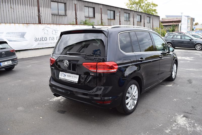 Volkswagen Touran (2017) 1.4TSI 110kw 7MÍST HIGHLIN TAŽ - fotka 7 z 48