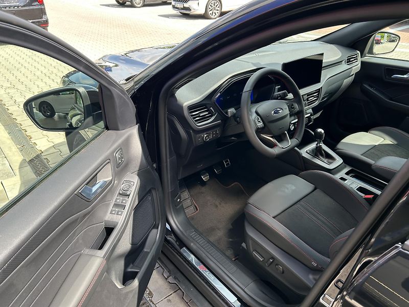 Ford Kuga 1,5 EcoBoost 110kW ST-LINE X - fotka 14 z 36