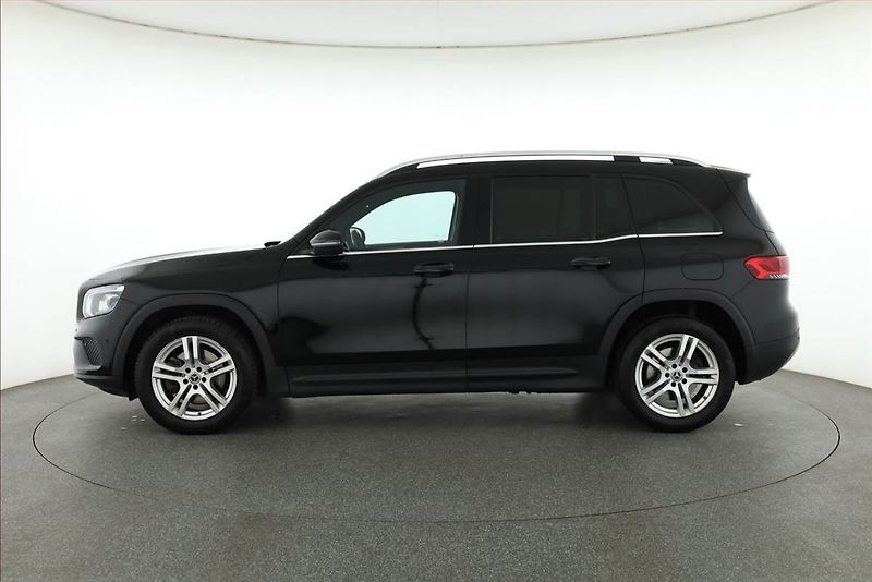 Mercedes-Benz GLB (2021) 200 d 4MATIC - fotka 3 z 20