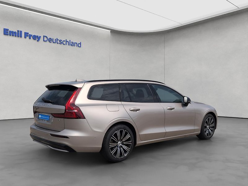 Volvo V60 B4 Plus Dark - fotka 6 z 27