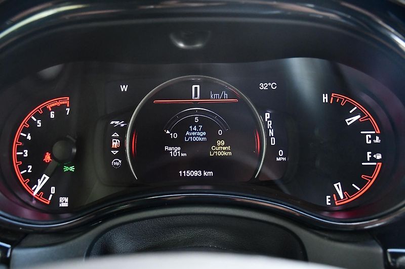 Dodge Durango 5,7L V8 RWD - fotka 34 z 58