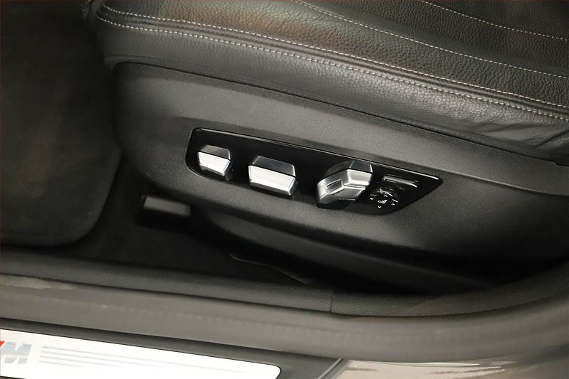 BMW Řada 5 (2023) M Sport 530e - fotka 21 z 25