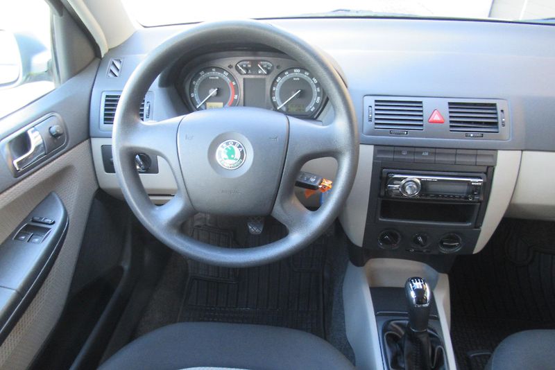Škoda Fabia 1.4i KLIMA SADA KOL - fotka 10 z 32