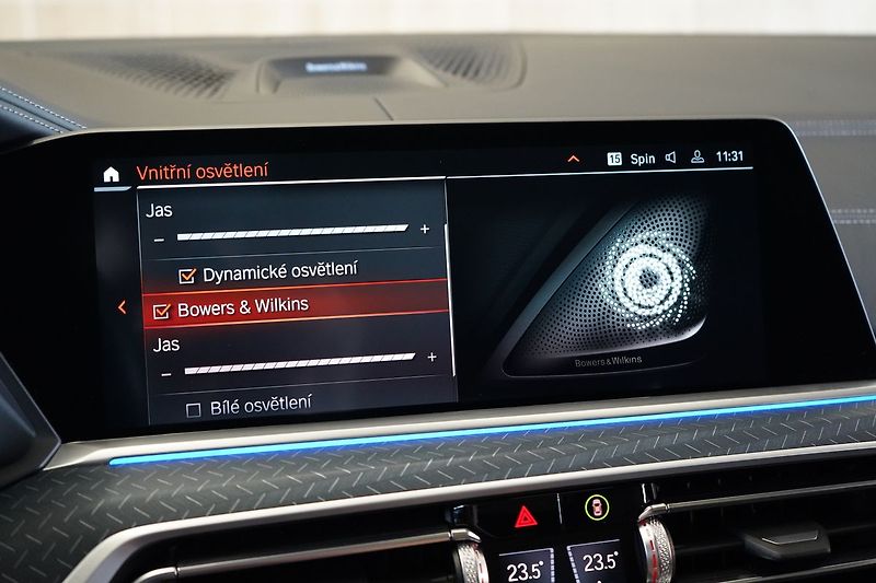 BMW X7 M50i xD, Executive Drive Pro - fotka 31 z 50