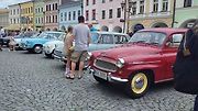 Pivo ve Svitavách teklo proudem a historická vozidla obsadila náměstí