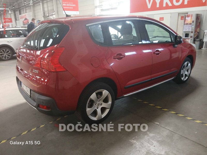 Peugeot 3008 (2010) 1.6HDi, 2.maj, navi, panorama - fotka 2 z 3