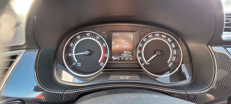 Škoda Fabia (2017) 3 Monte Carlo 1,2TSi 66kW  - fotka 23 z 40