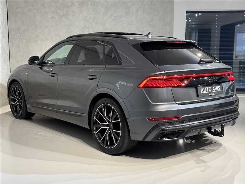 Audi Q8 3,0 TDi  Competition Plus LED - fotka 11 z 48