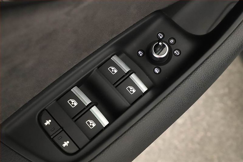 Audi Q7 (2019) S-Line 50 TDI - fotka 9 z 21