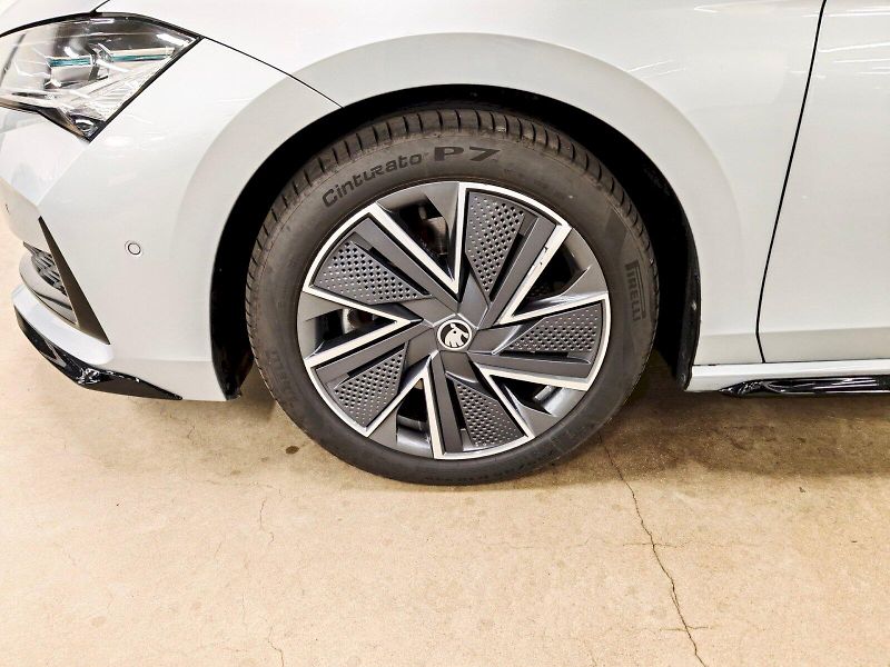 Škoda Superb (2025) Combi 2.0 TSI 195 kW DSG 4x4 S - fotka 36 z 36