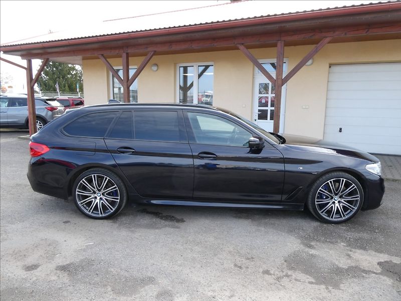 BMW Řada 5 3,0 540d xDrive 235kW MPaket,D - fotka 2 z 50