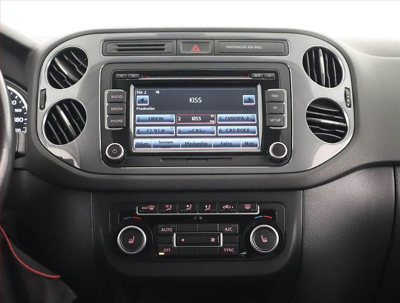 Volkswagen Tiguan (2014) 2.0 TDI, Serv.kniha, Tempomat - fotka 12 z 17