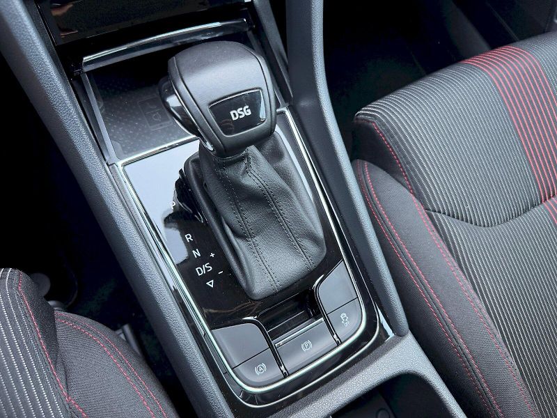 Škoda Karoq (2020) 1.5 TSI 110kW DSG Style - fotka 28 z 35