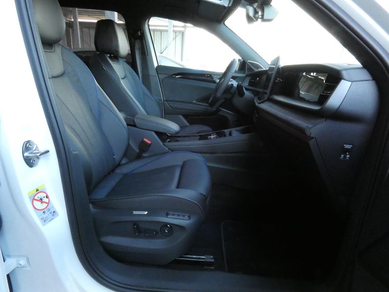 Volkswagen Tayron R-Line People 2,0 TSI 195 kW 4 - fotka 20 z 30