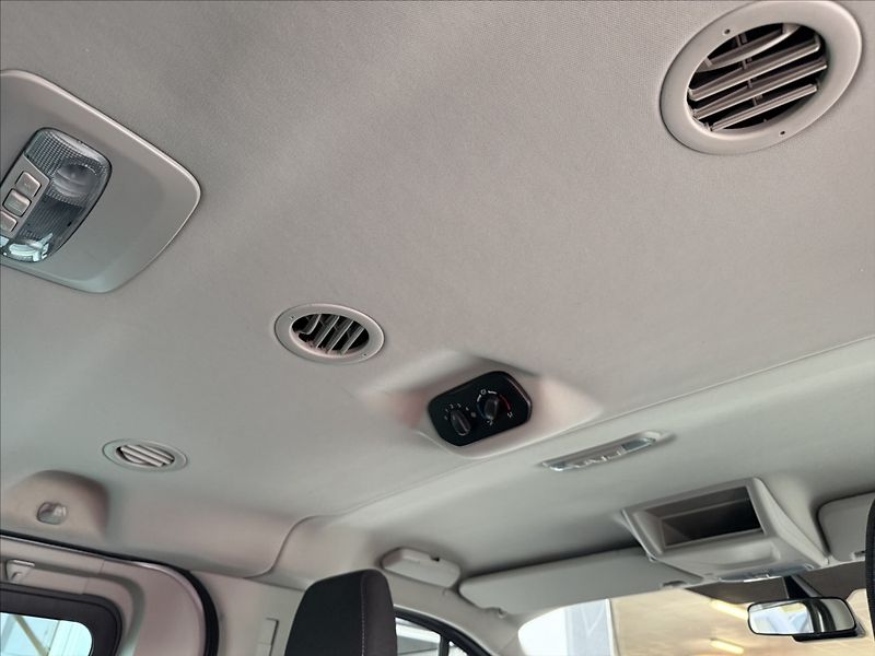 Ford Tourneo Custom 2,2 Titanium 114kW,po servisu - fotka 23 z 29