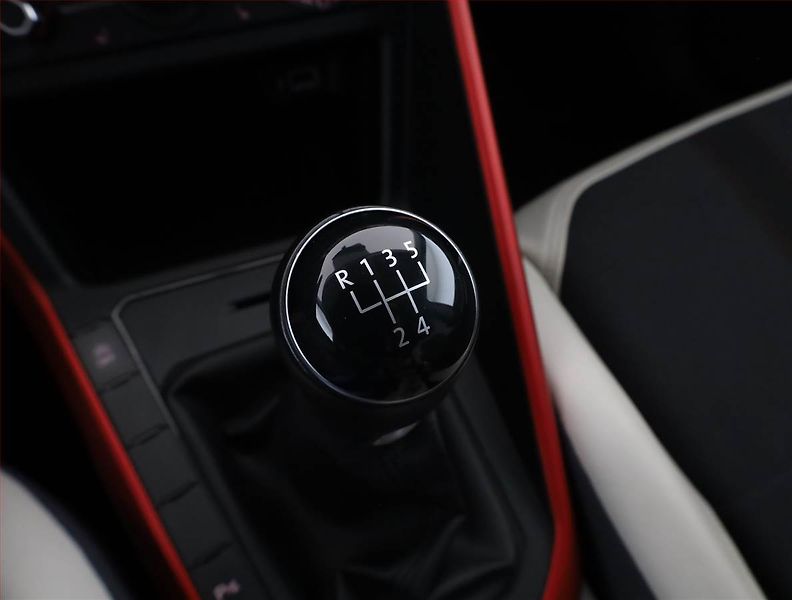 Volkswagen Polo (2018) Beats 1.0 TSI, Serv.kniha - fotka 11 z 17