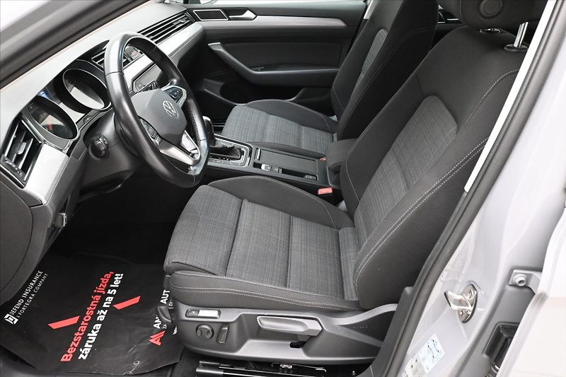 Volkswagen Passat 2,0 TDI 110kW DSG Business Zár - fotka 13 z 32