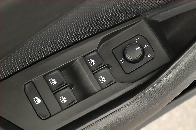 Škoda Octavia (2023) Ambition 2.0 TDI - fotka 9 z 19