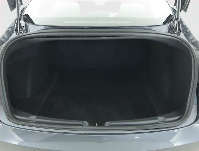 Tesla Model 3 (2019) Long Range 4WD 78kWh, SoH 83% - fotka 14 z 21