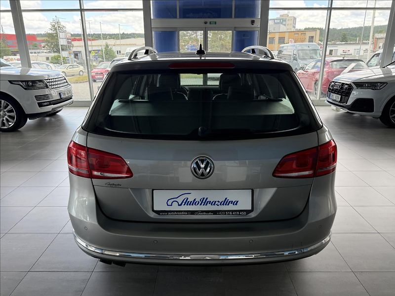 Volkswagen Passat 2,0   DSG,HIGHLINE,SERVISKA - fotka 5 z 30