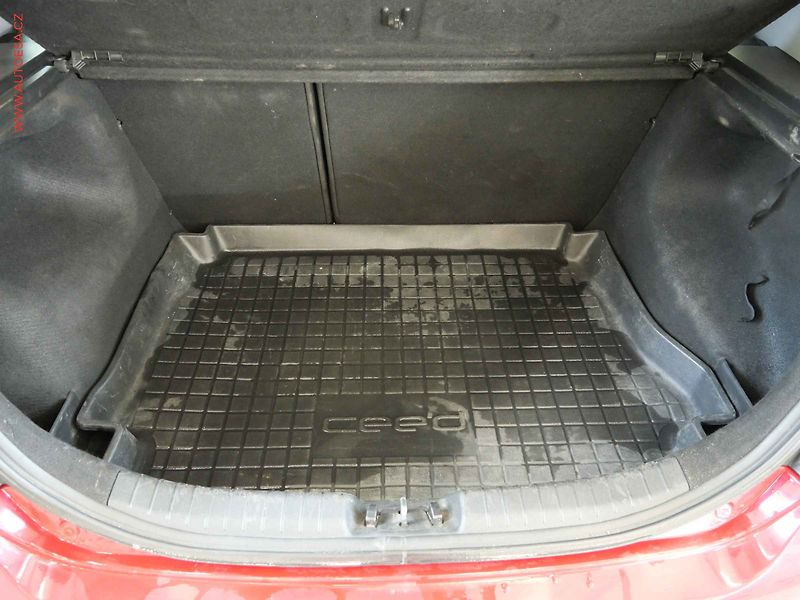 Kia Ceed (2007) 1.4i, ČR, Klima - fotka 7 z 19