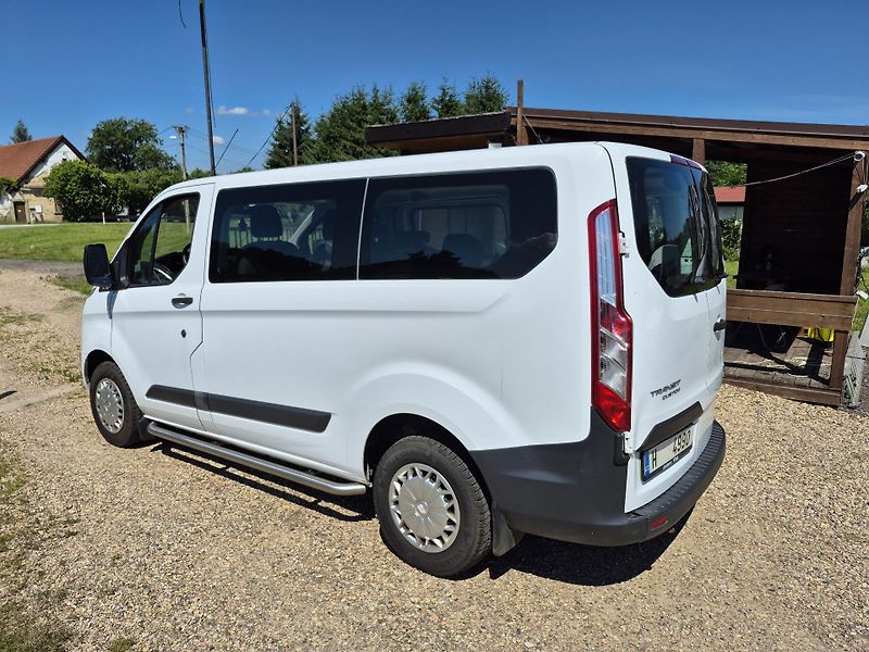 Ford Transit Custom (2014) 2.2 Tdci 9 míst  - fotka 2 z 22