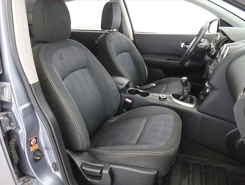 Nissan Qashqai (2010) 2.0 dCi, 4X4, Navi, Tempomat - fotka 9 z 20