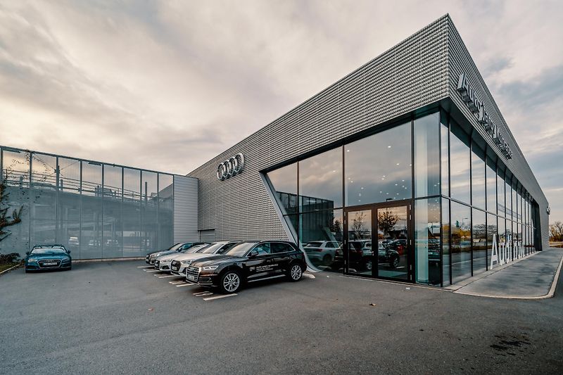 Audi A4 Avant Sline 35 TDI Stronic - fotka 23 z 24