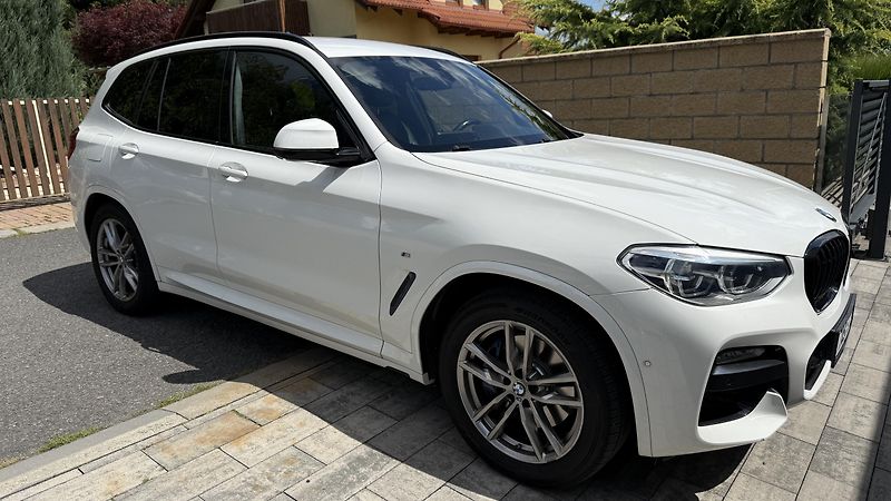 BMW X3 (2019) BMW X3 xDrive 20d po 1.majitel - fotka 9 z 37