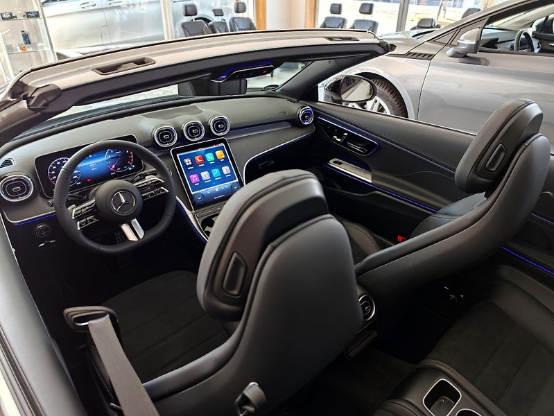 Mercedes-Benz CLE 200 cabrio AMG Pack - fotka 29 z 32