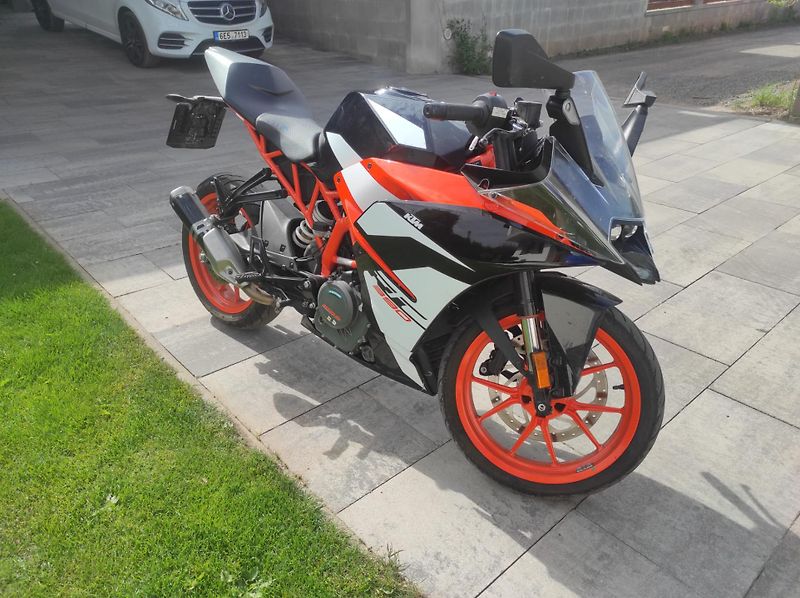 KTM RC 390 VOLAT-608 962 619 - fotka 1 z 6