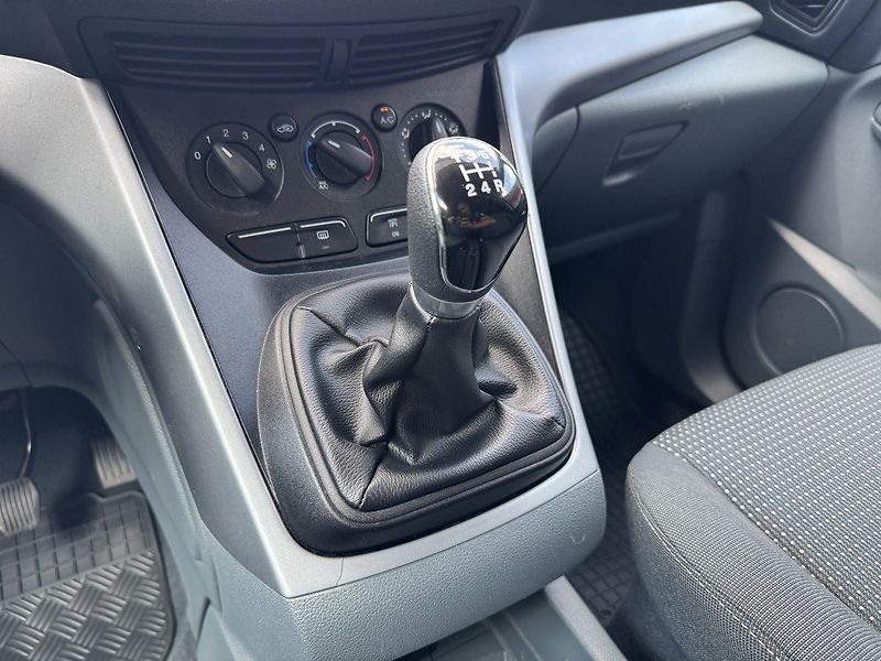 Ford C-MAX (2011) 1.6 Ti-VCT Klima Tažné - fotka 14 z 49